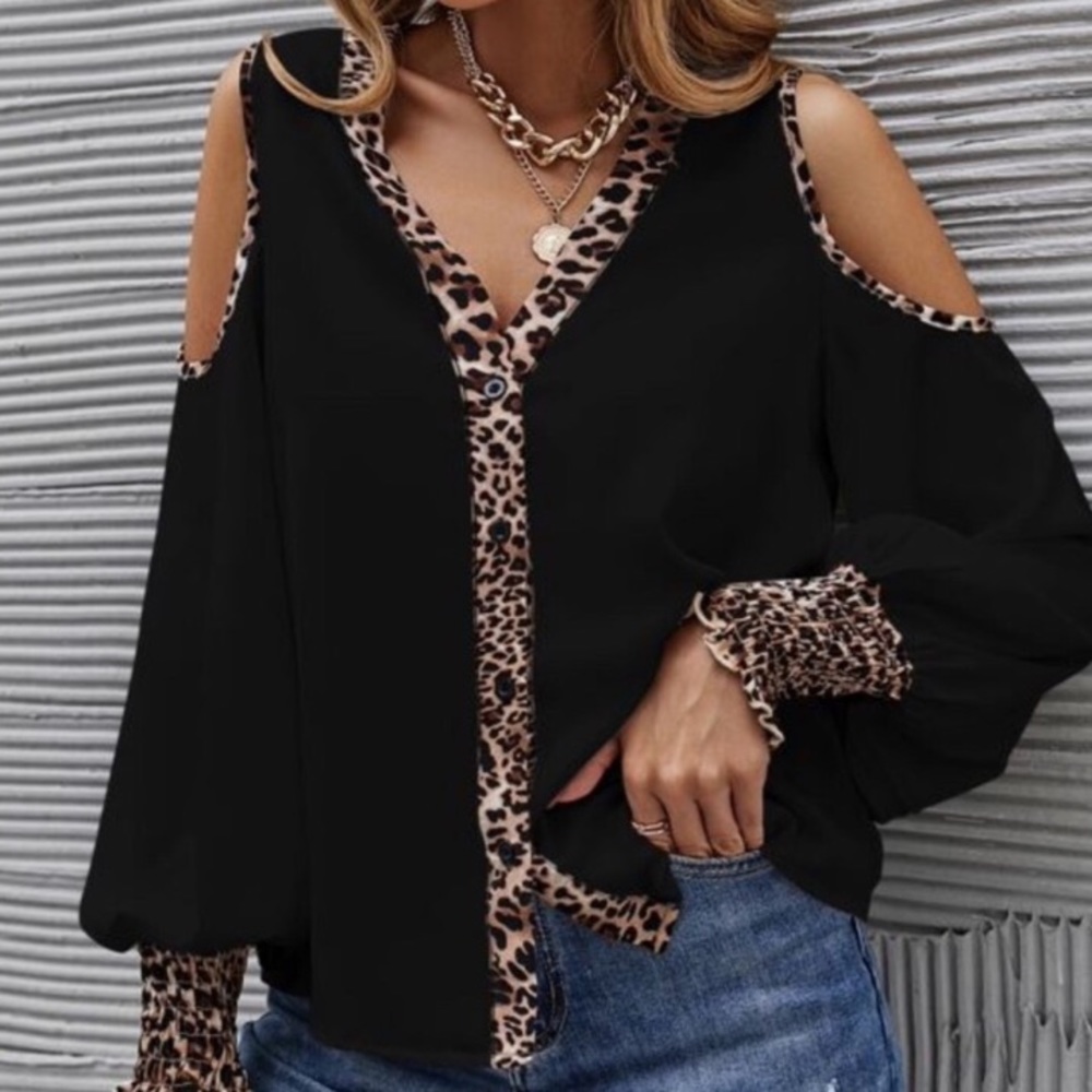 Boho black leopard print button cold shoulder blouse - Picture 7 of 8